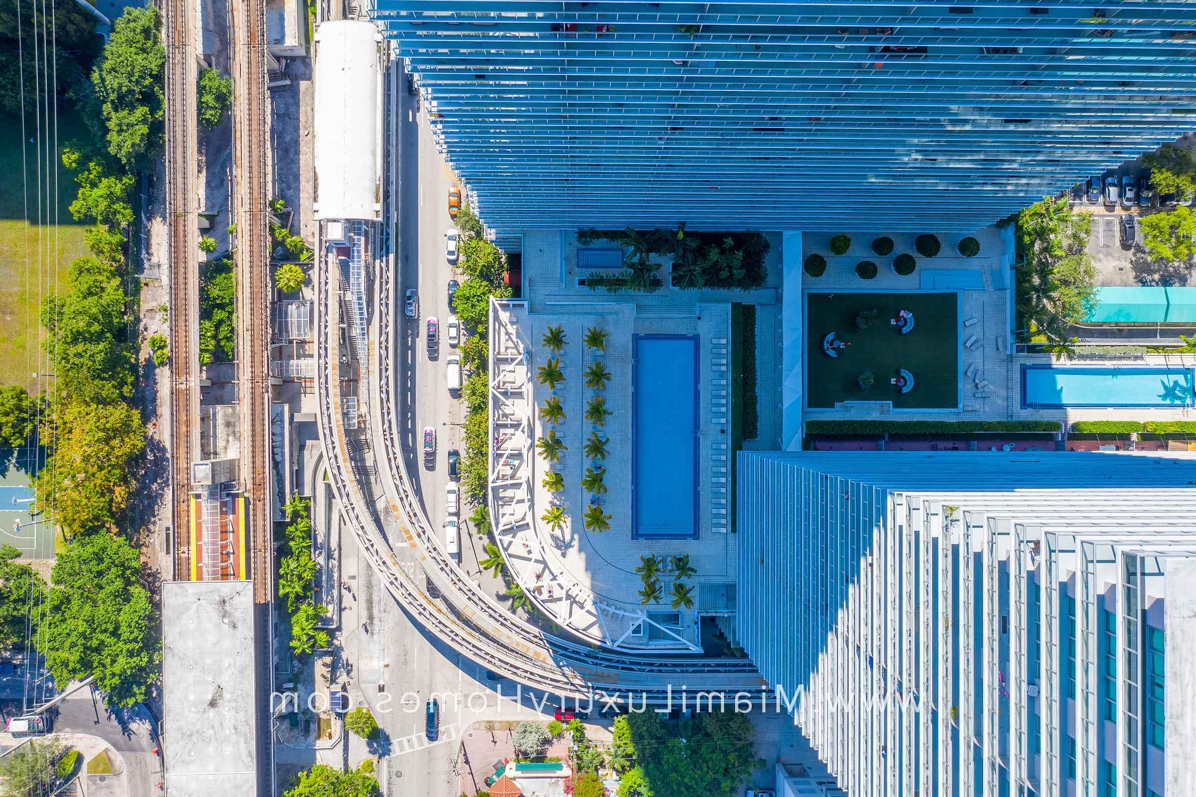 Axis on Brickell Pool